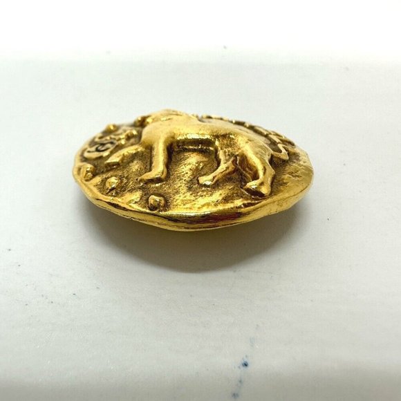 CHANEL vintage round lion Accessories with rice Earrings Metal Gold - Picture 2 of 9